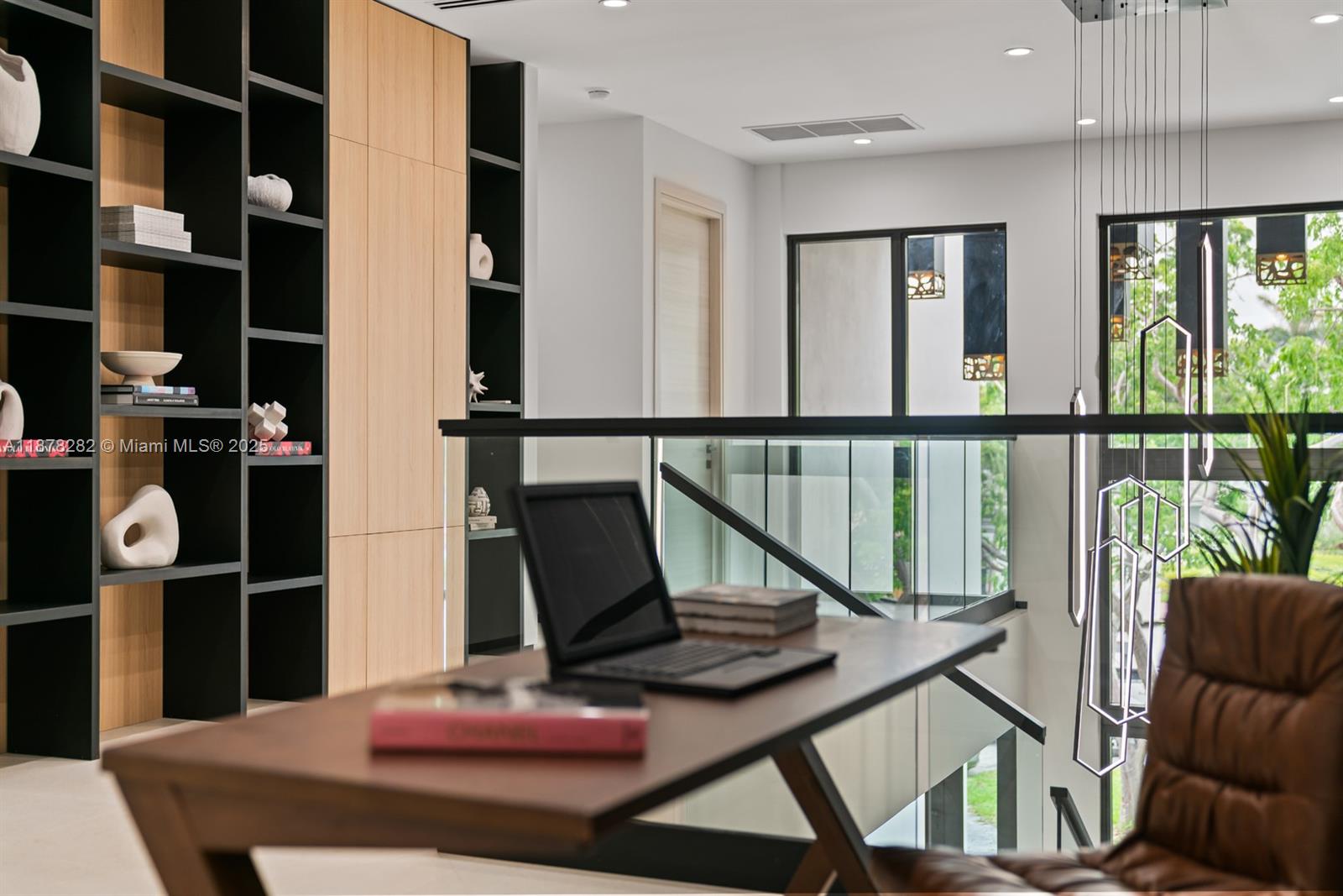 CORAL POINT - Residential