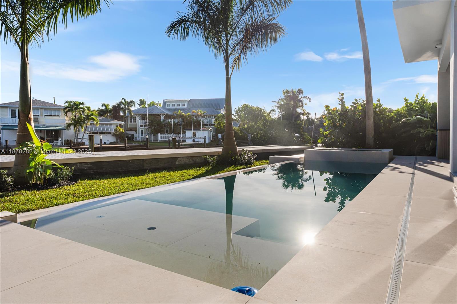 CORAL POINT - Residential