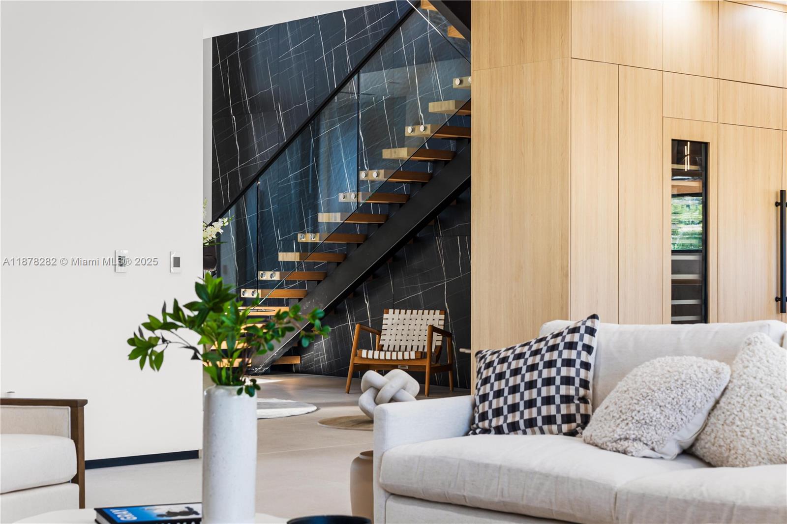 CORAL POINT - Residential