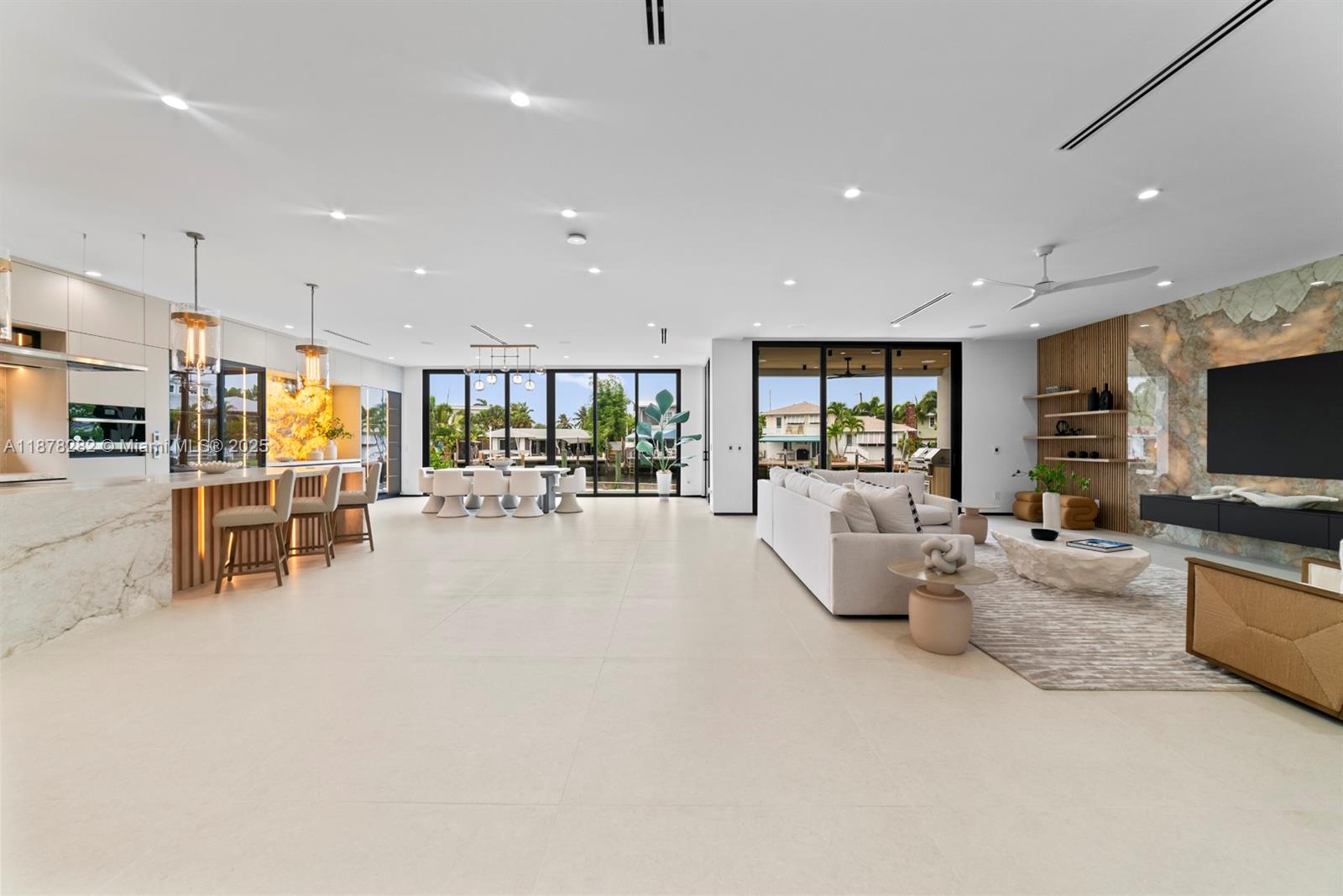 CORAL POINT - Residential