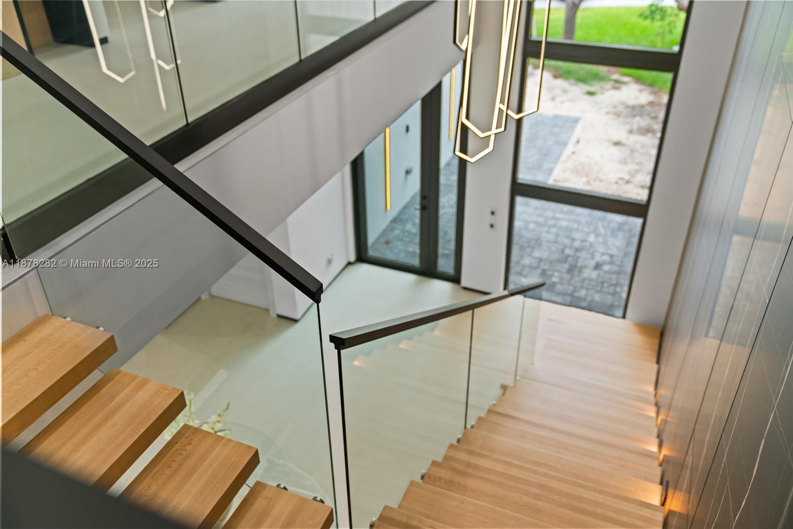 CORAL POINT - Residential