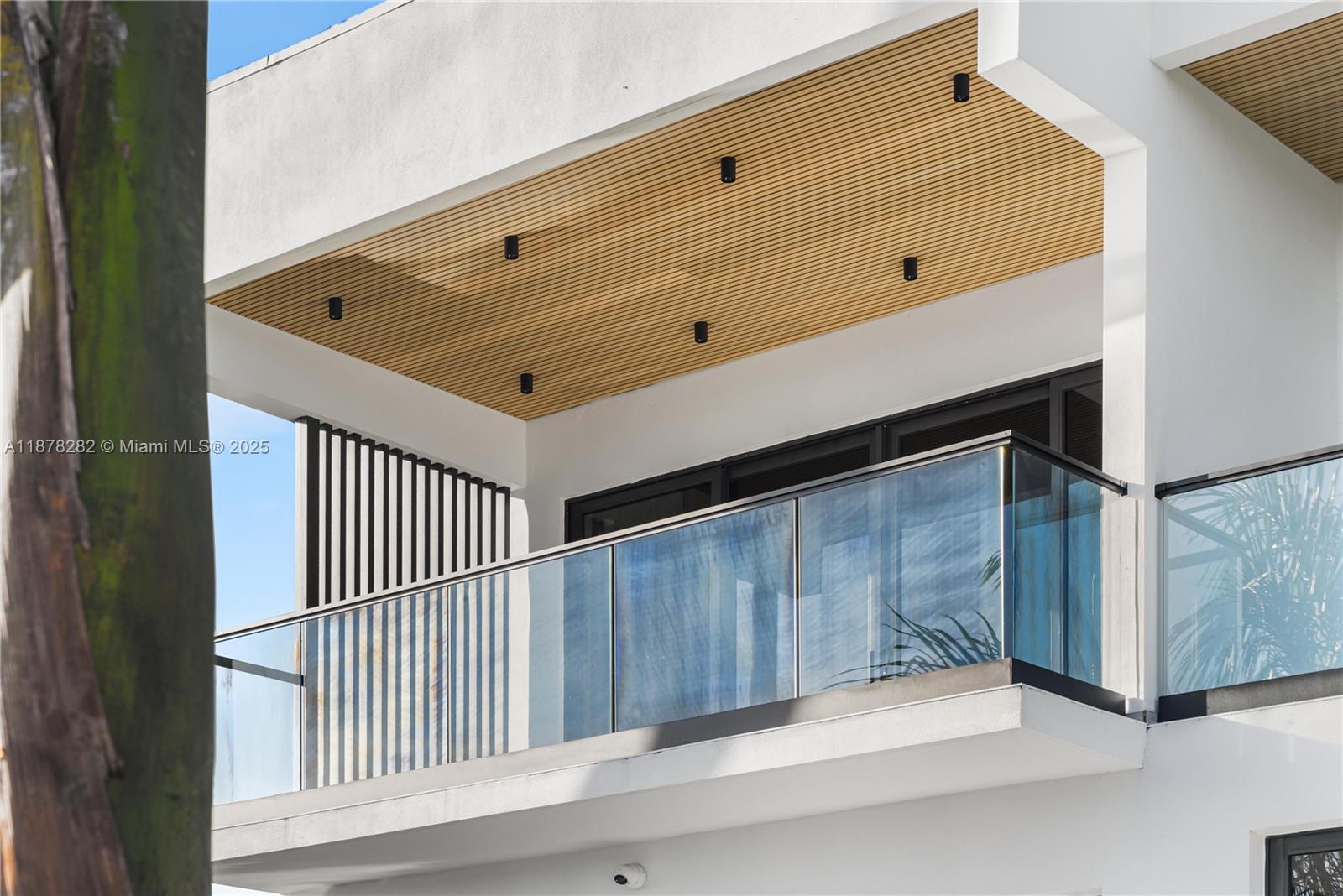 CORAL POINT - Residential