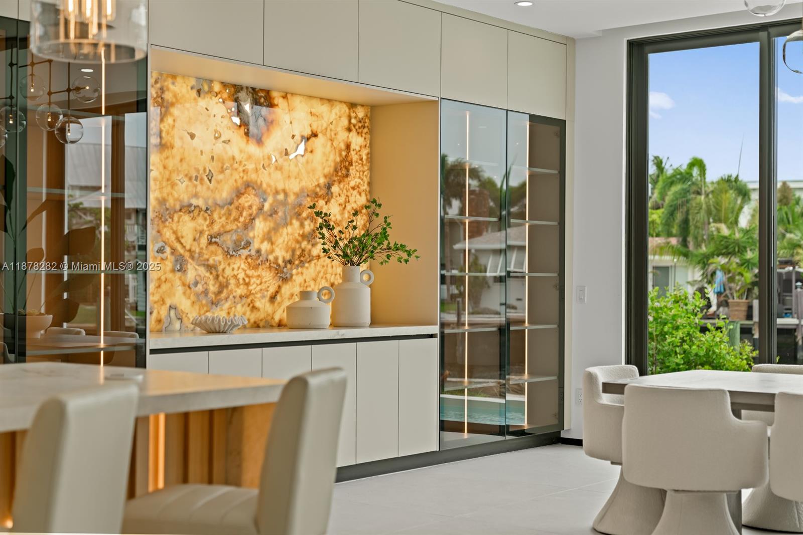 CORAL POINT - Residential