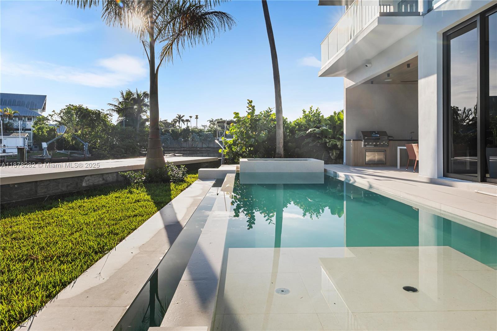 CORAL POINT - Residential