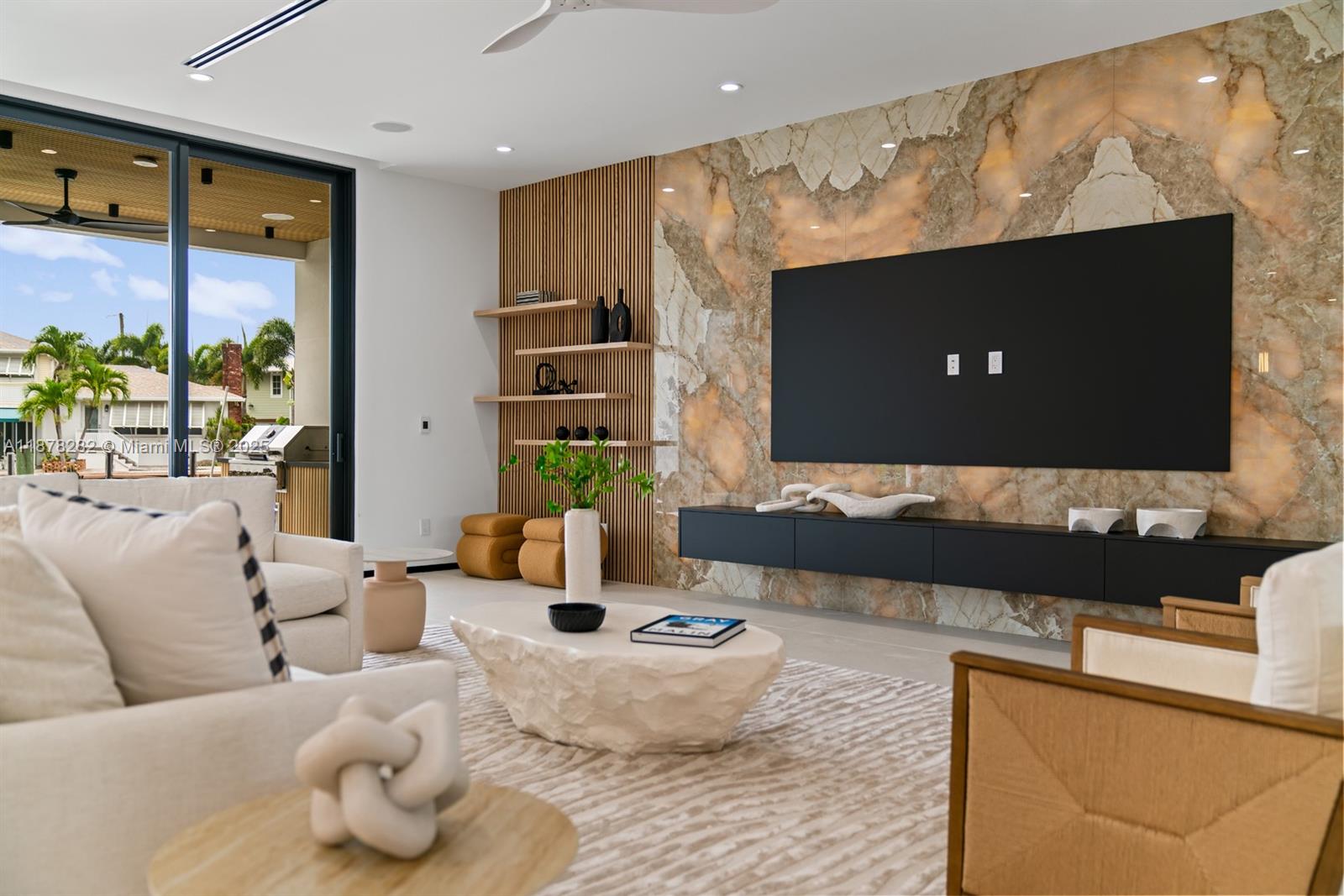 CORAL POINT - Residential