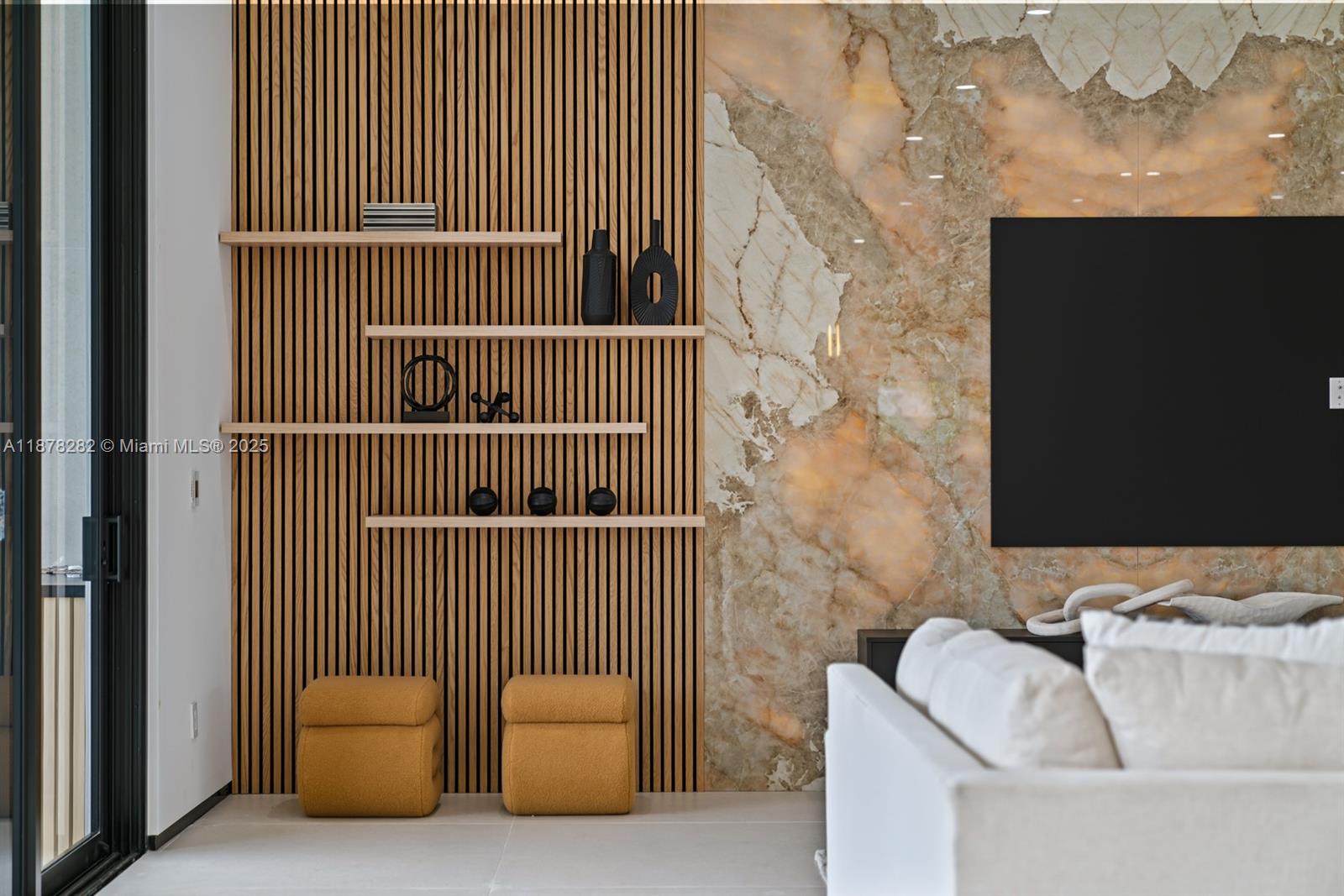 CORAL POINT - Residential