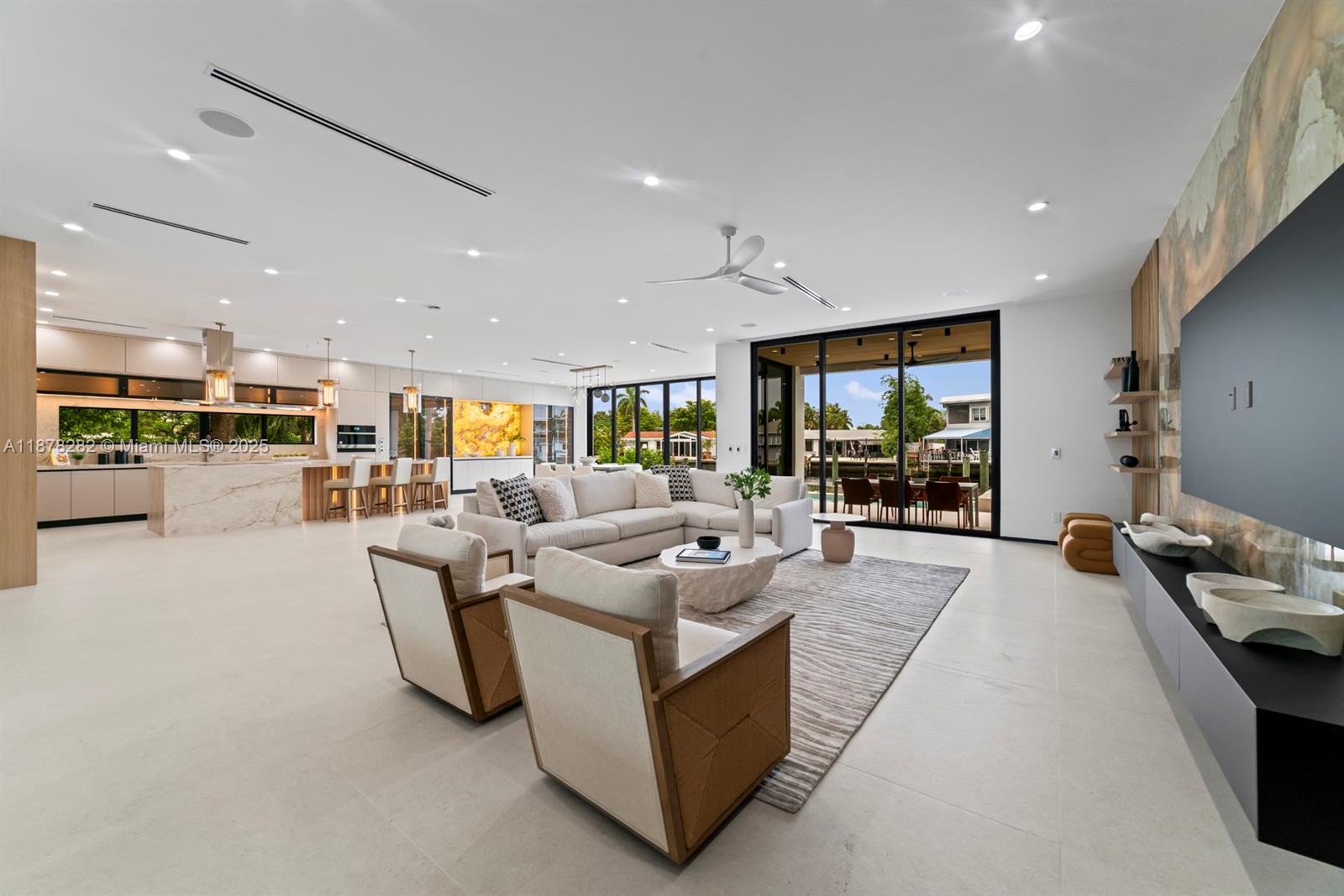 CORAL POINT - Residential