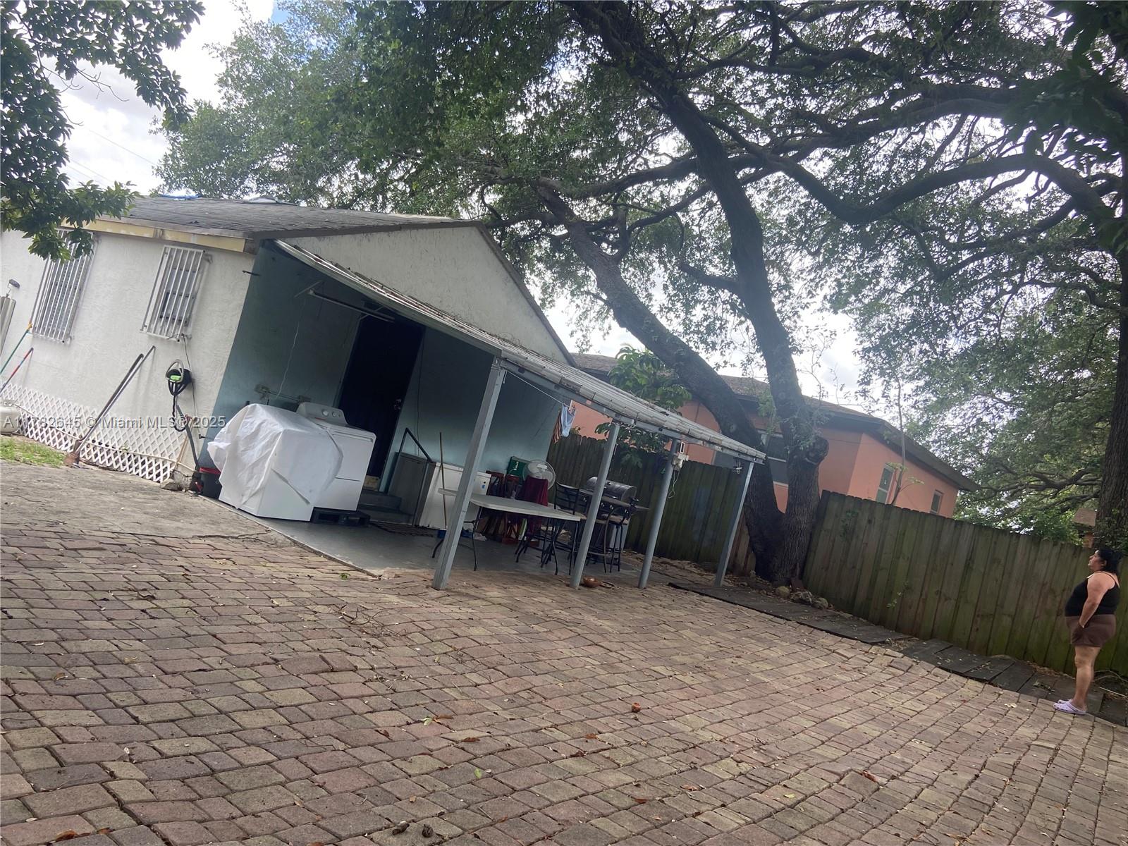 7135 NW 16th Ave