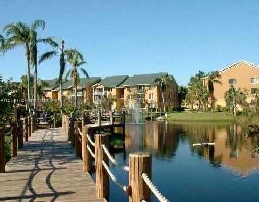 WINDWARD LAKES CONDO - Residential