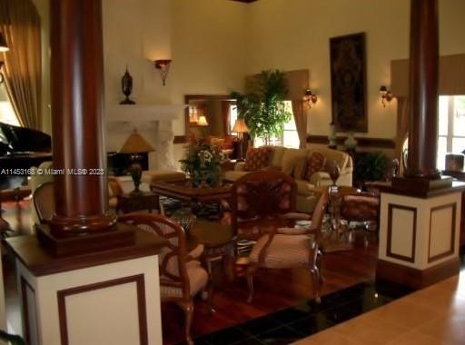 WINDWARD LAKES CONDO - Residential