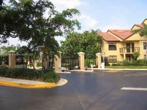 WINDWARD LAKES CONDO - Residential