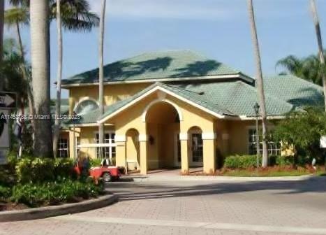 WINDWARD LAKES CONDO - Residential