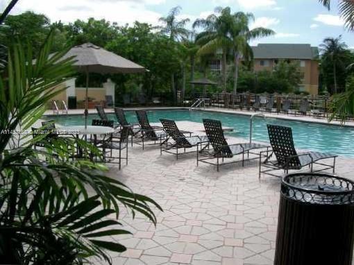 WINDWARD LAKES CONDO - Residential