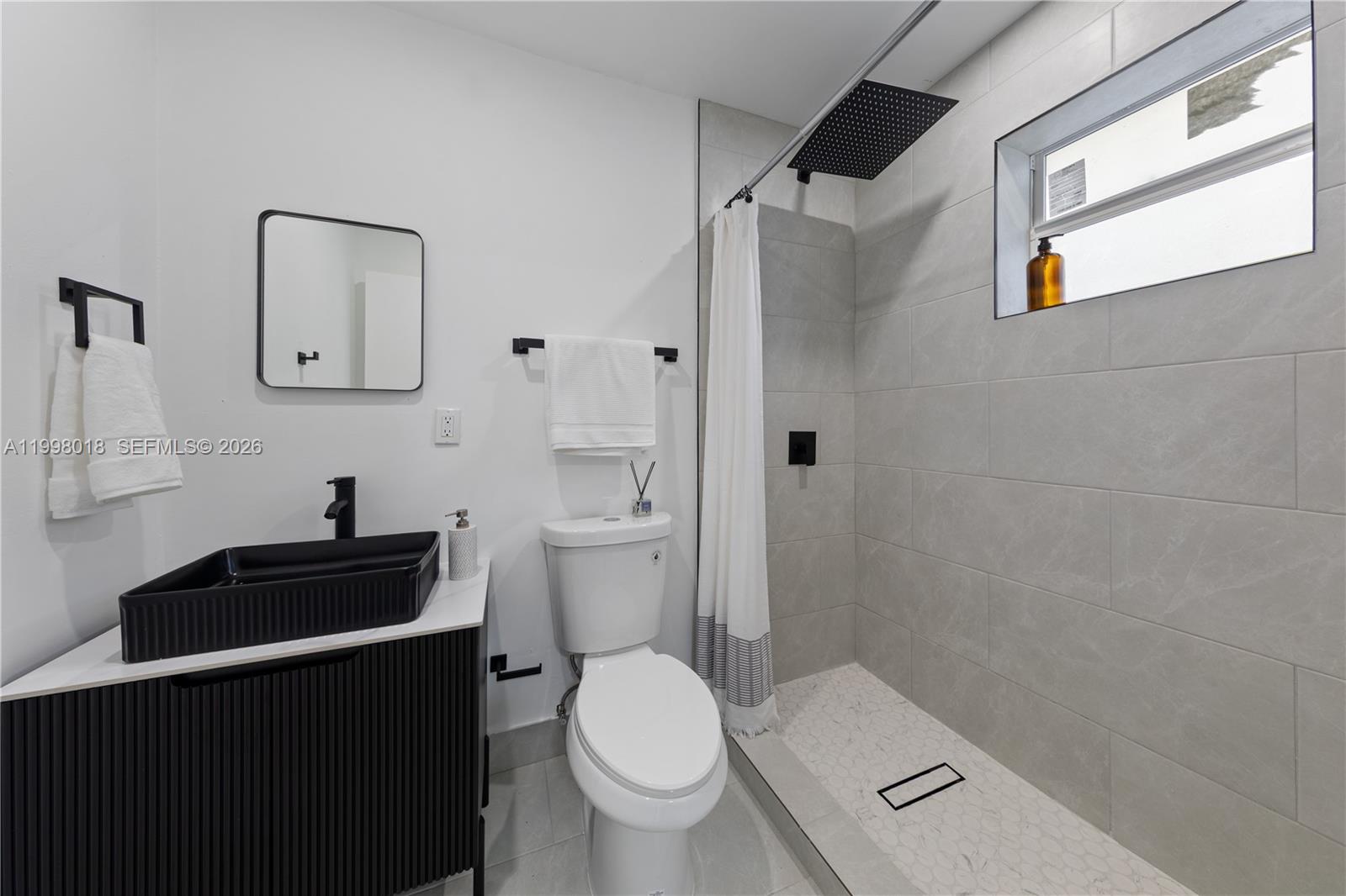 NEWPORT MANOR - Residential