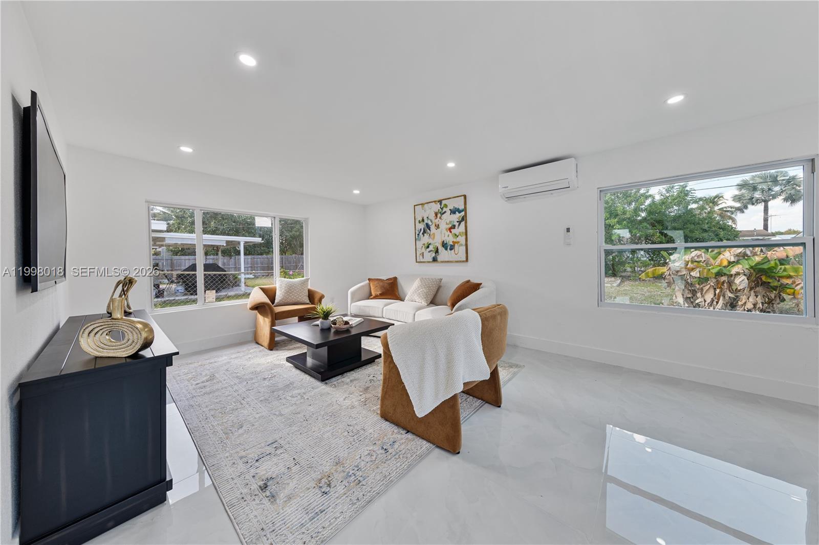 NEWPORT MANOR - Residential