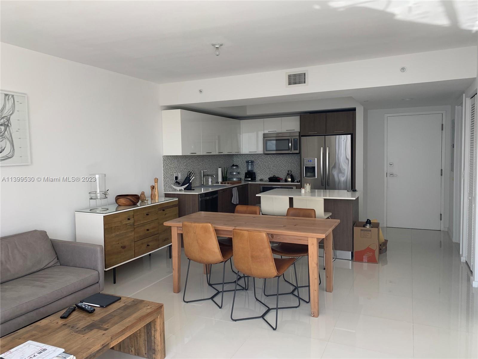5252 PASEO CONDO - Residential Lease