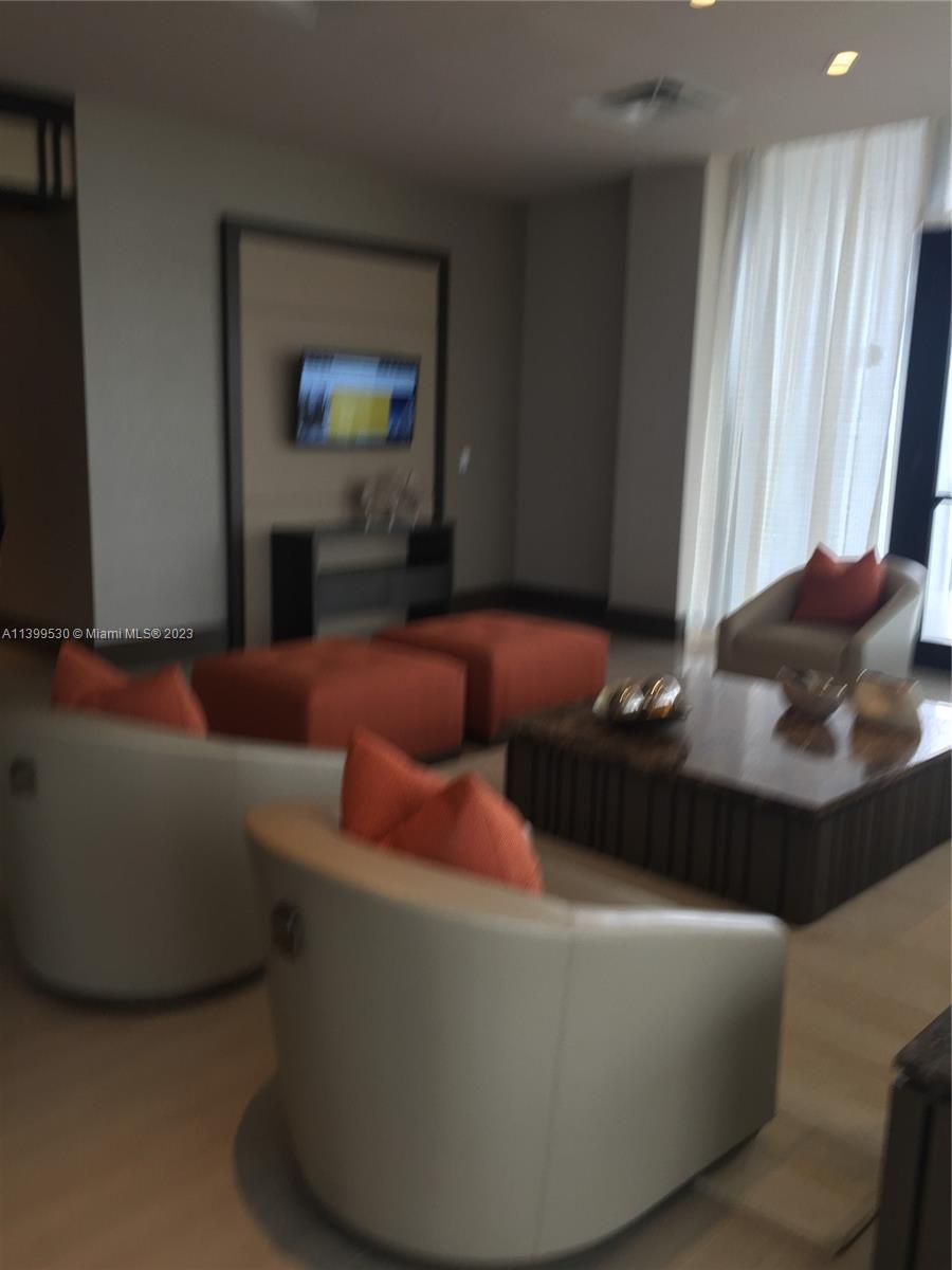 5252 PASEO CONDO - Residential Lease