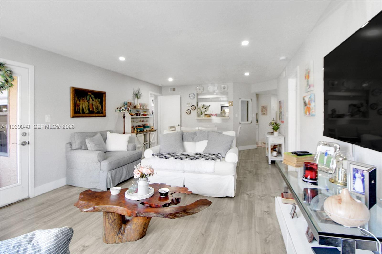 BISCAYNE BEACH CLUB CONDO - Residential