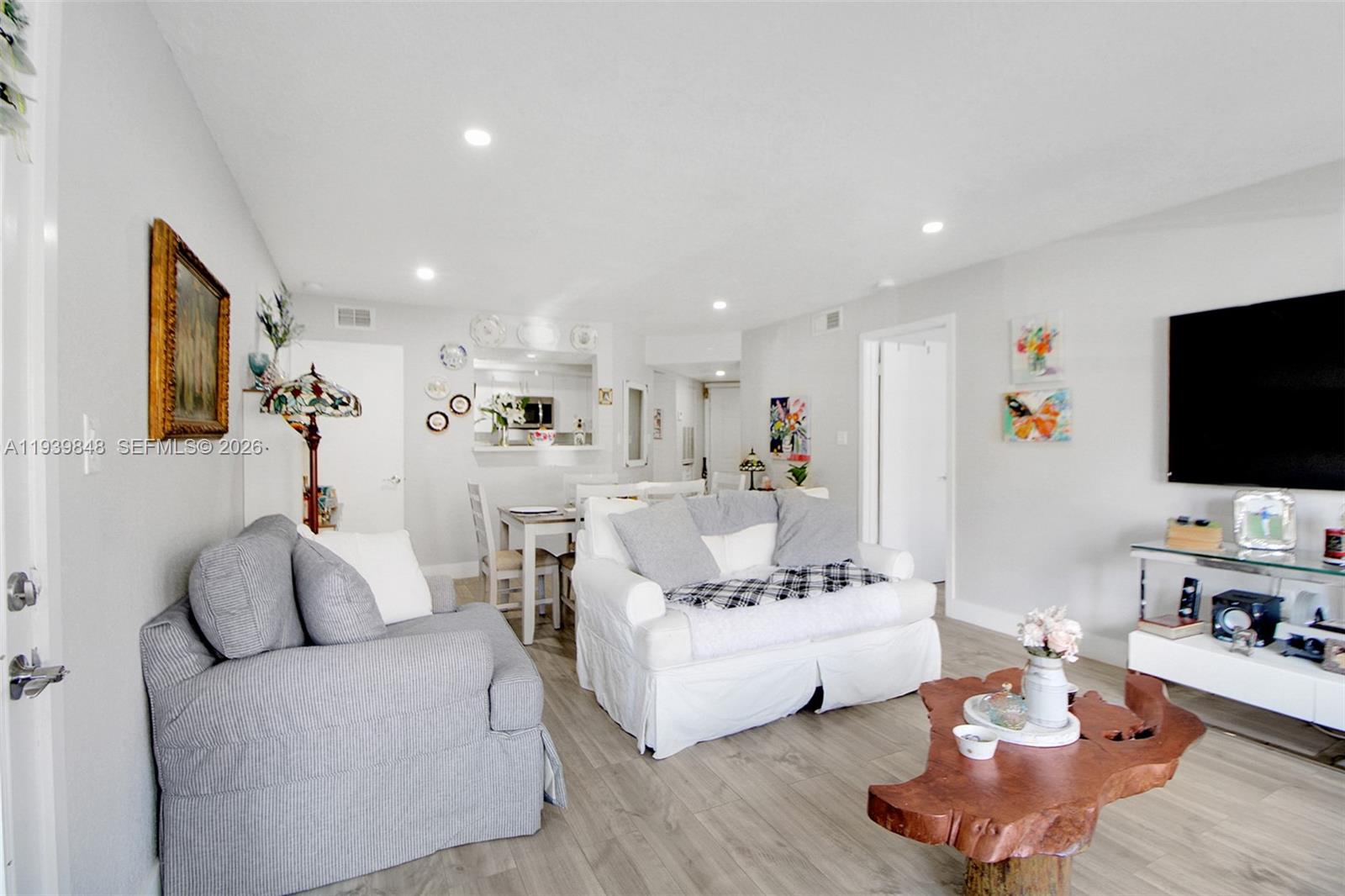 BISCAYNE BEACH CLUB CONDO - Residential