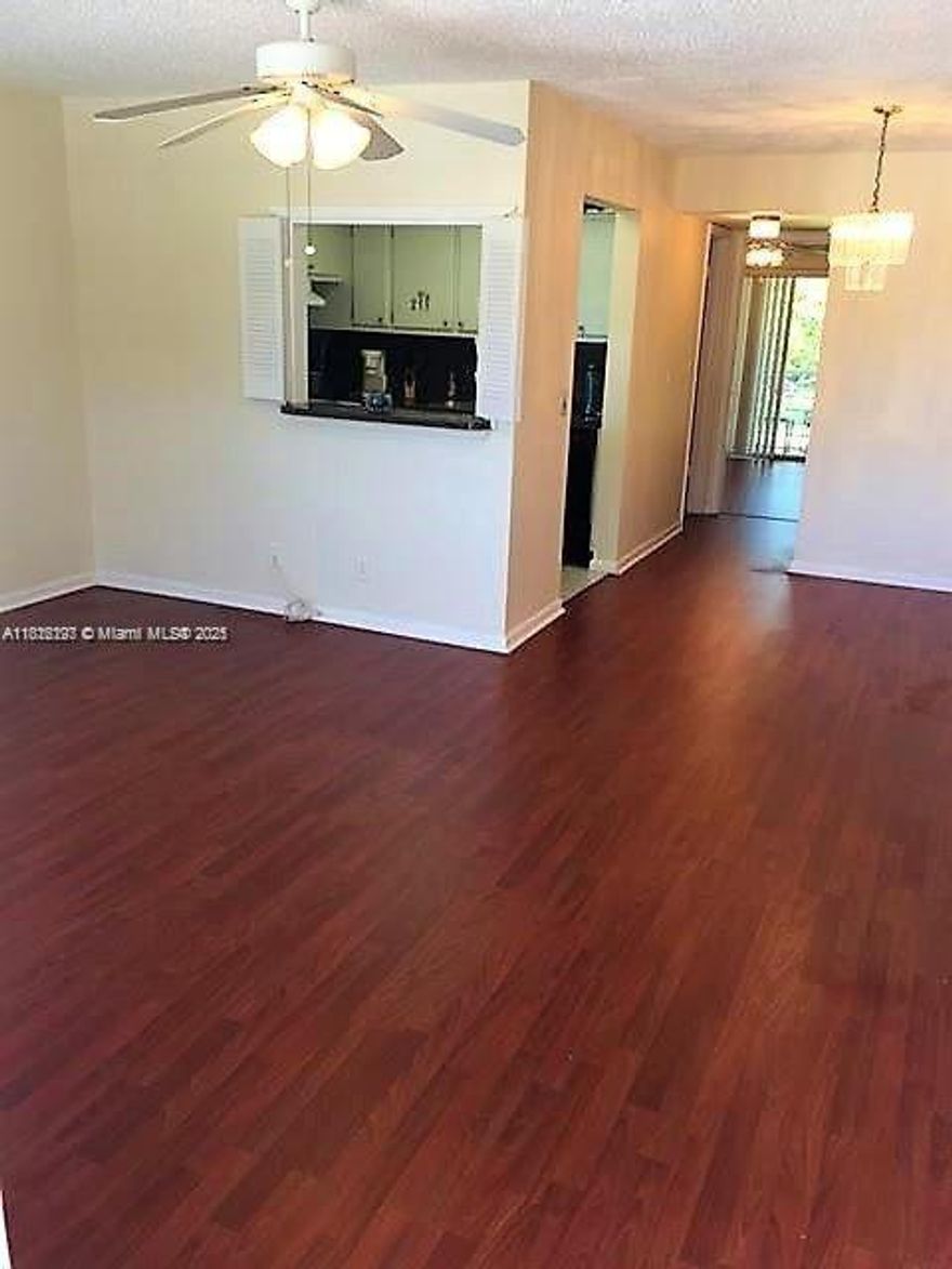 Spacious and bright unit at Century Village West Palm Beach, a 55+ community.
The complex offers amazing amenities: clubhouse, pools, fitness center, bus service, theatre, and many more.
The unit is currently rented until 4/30/2026 at $1100/month.