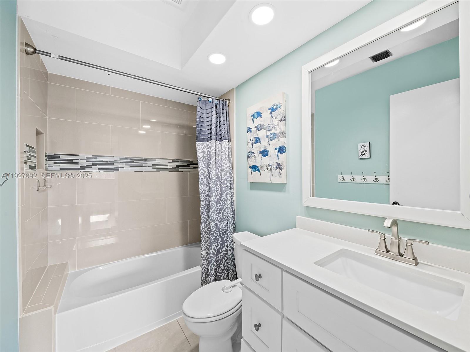 LAKEVIEW HOMES AT CENTUR - Residential