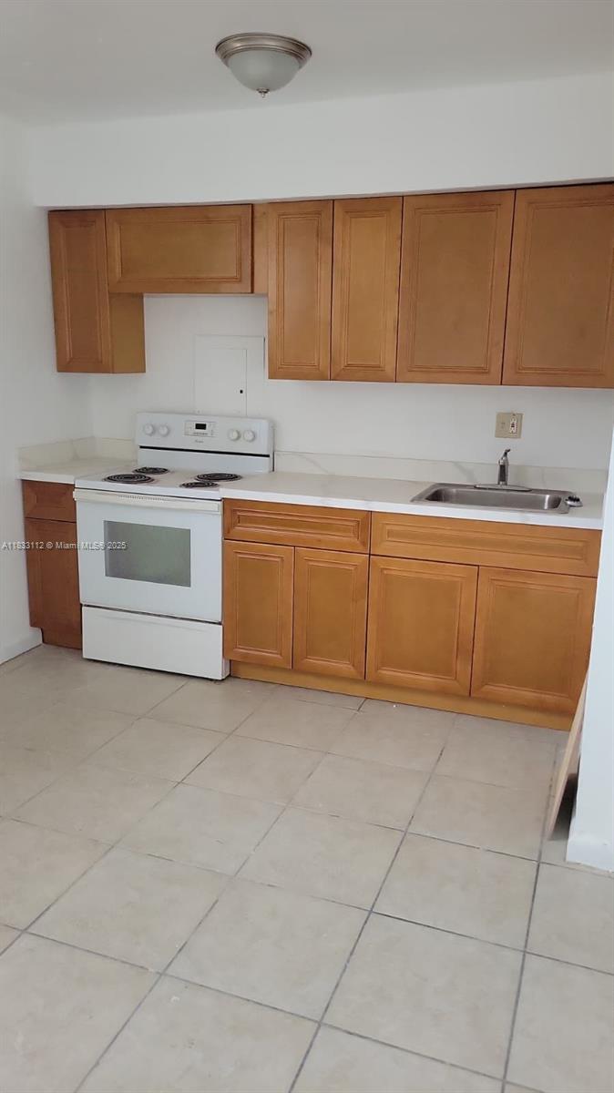 CORAL BAY MANOR - Residential Lease