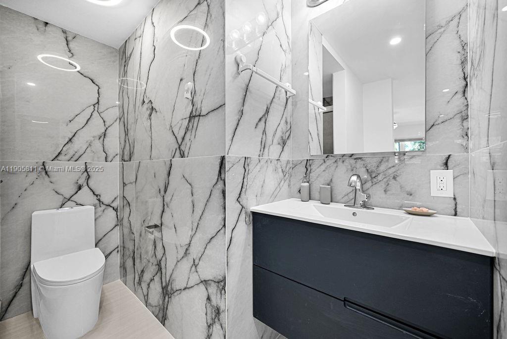 FOURTH GULFSTREAM GARDEN - Residential