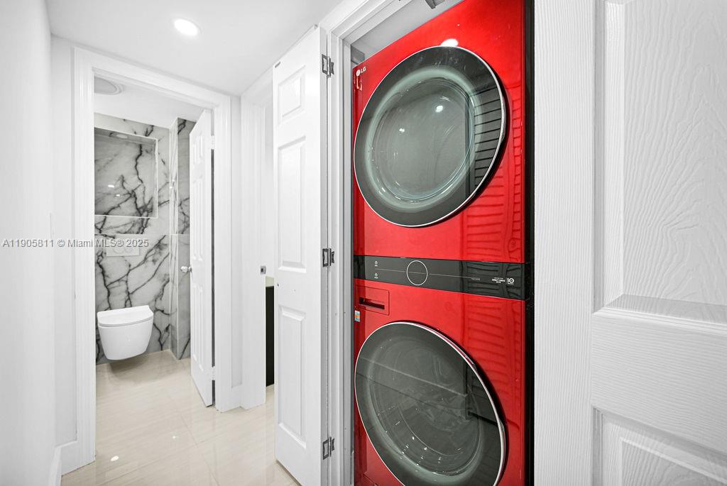 FOURTH GULFSTREAM GARDEN - Residential