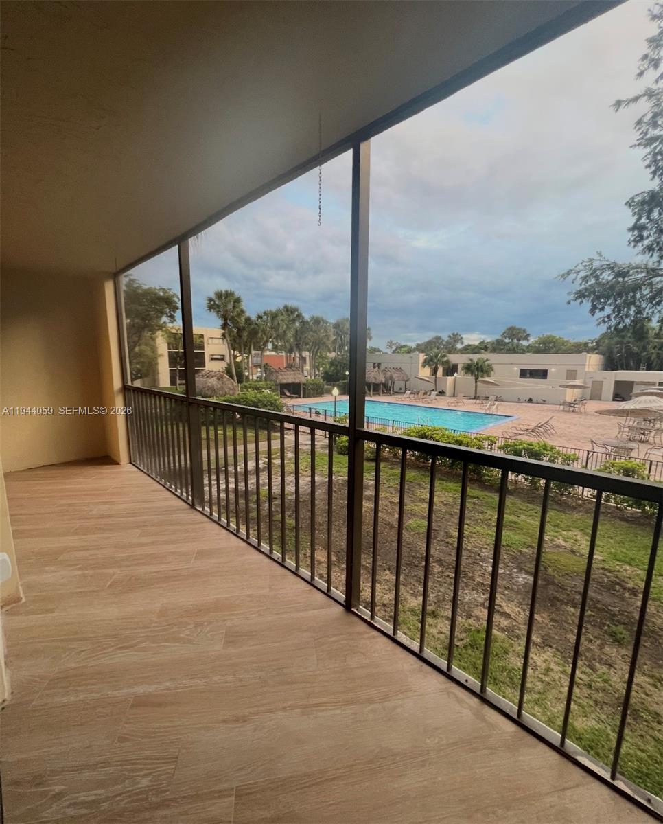 THE HORIZONS CONDO #4 - Residential