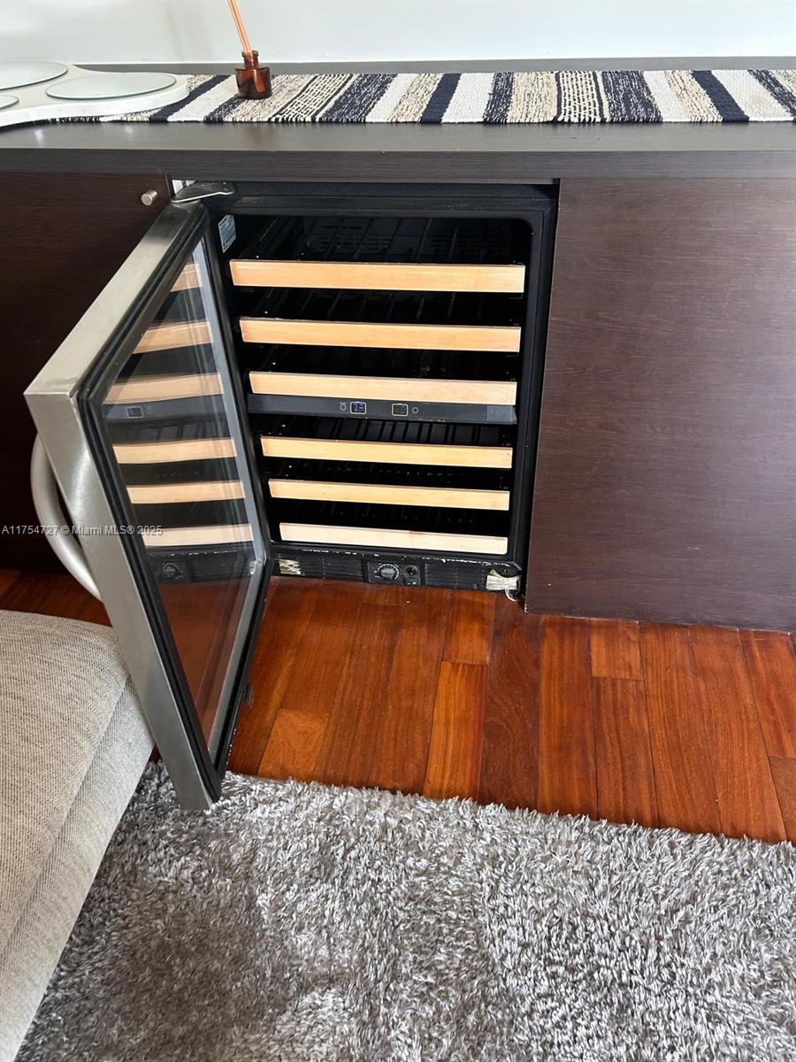 ETRURIA CONDO - Residential