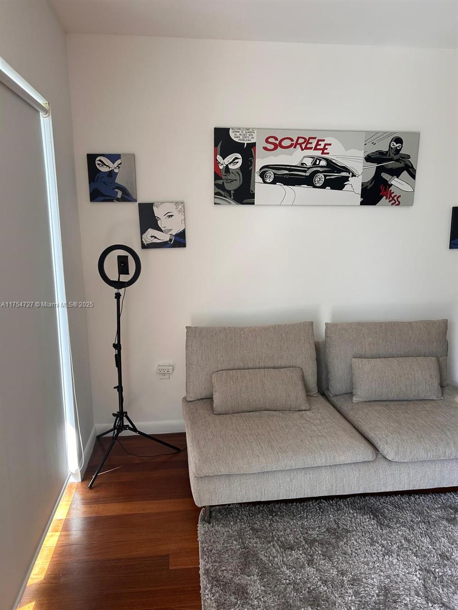 ETRURIA CONDO - Residential