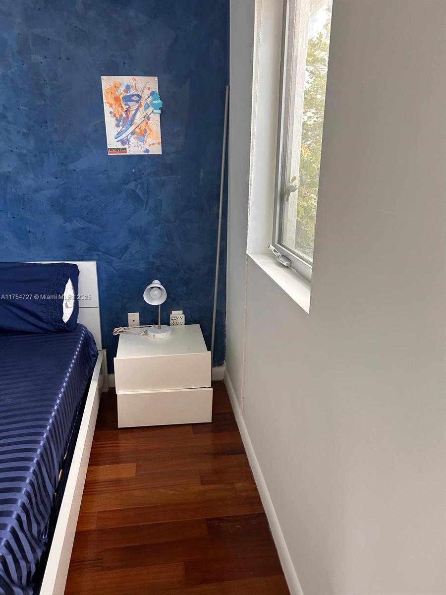 ETRURIA CONDO - Residential