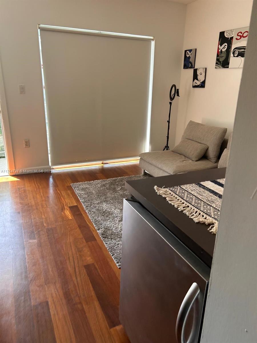 ETRURIA CONDO - Residential