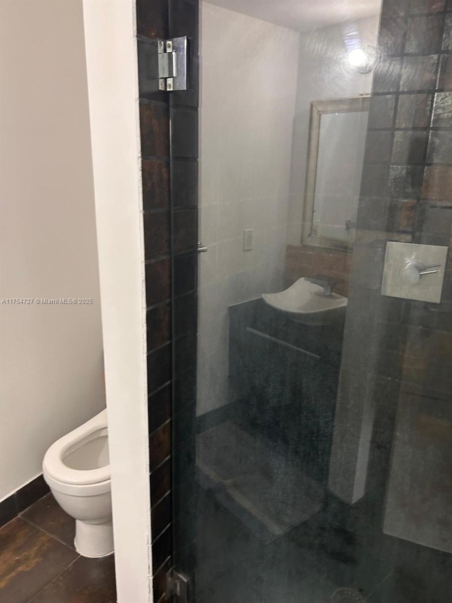 ETRURIA CONDO - Residential
