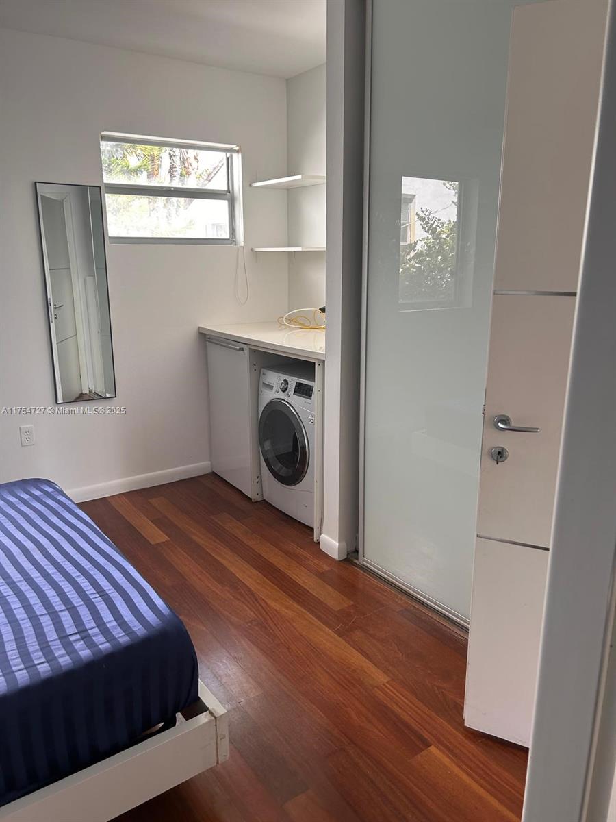 ETRURIA CONDO - Residential