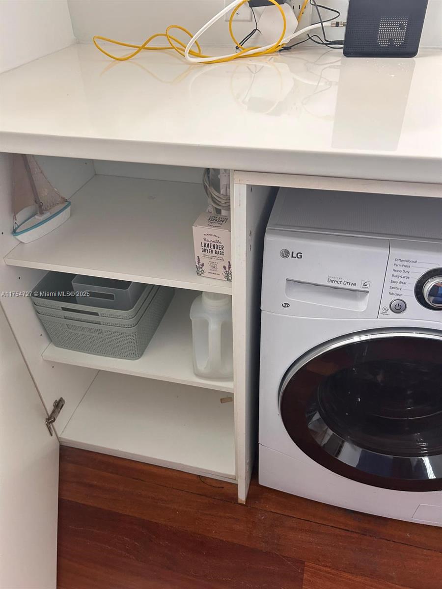ETRURIA CONDO - Residential