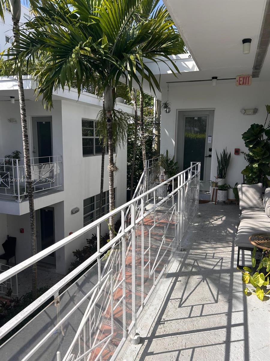 ETRURIA CONDO - Residential