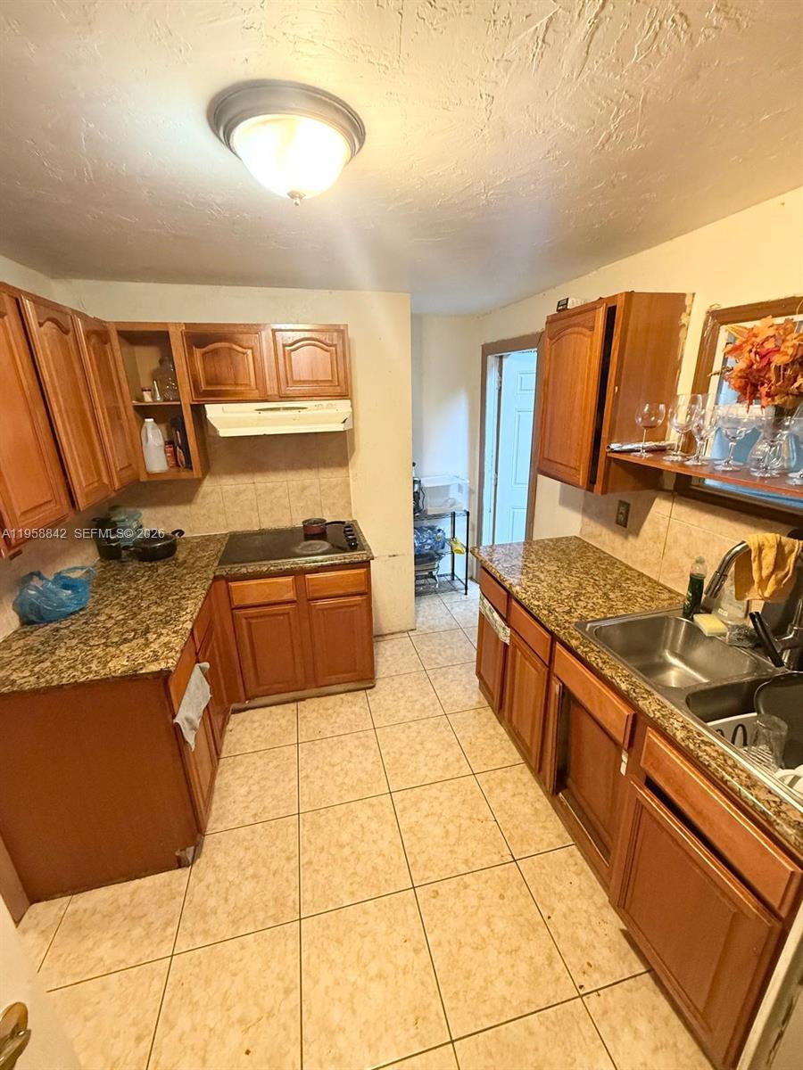 DIXIE GARDENS - Residential