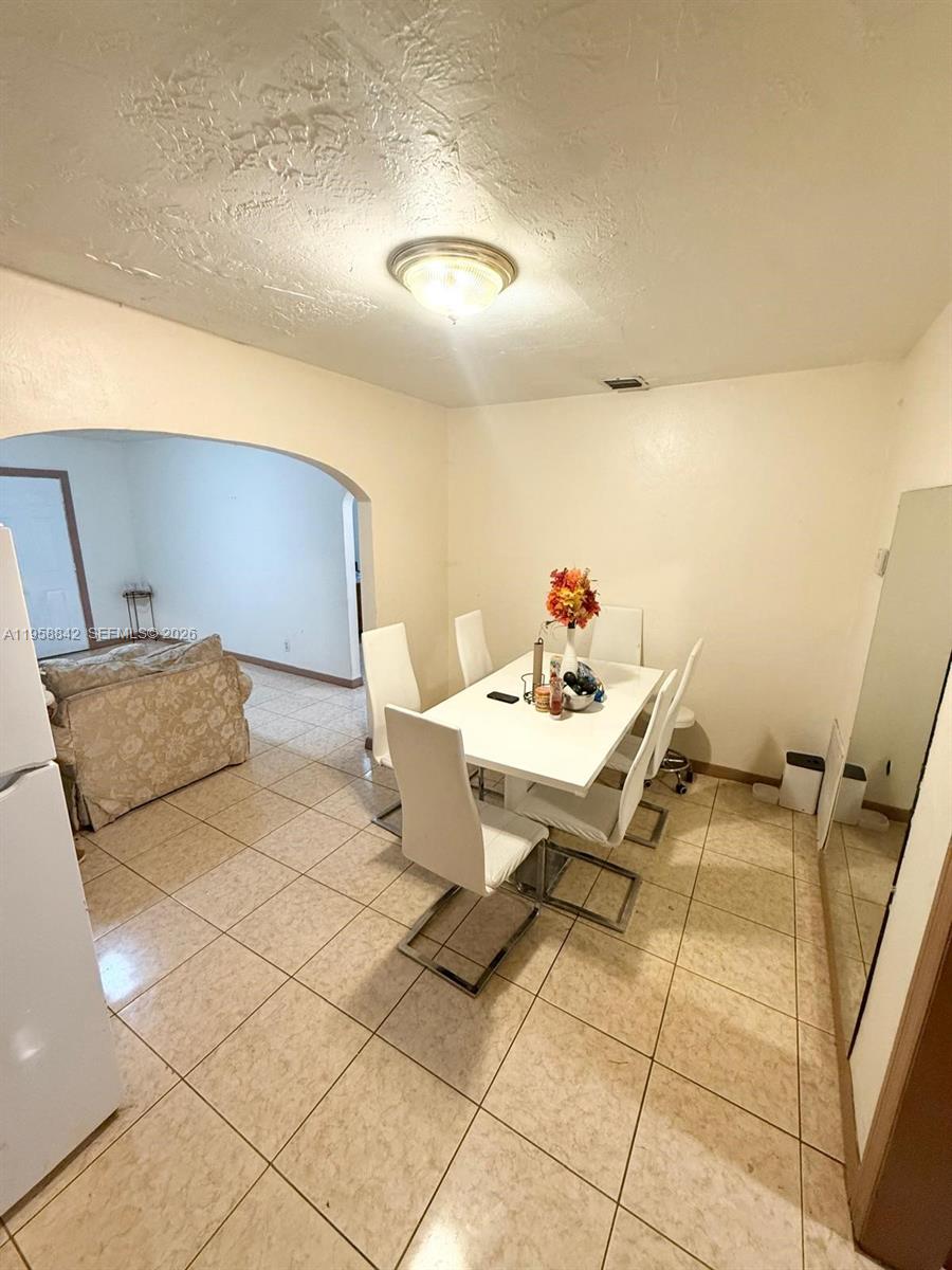 DIXIE GARDENS - Residential