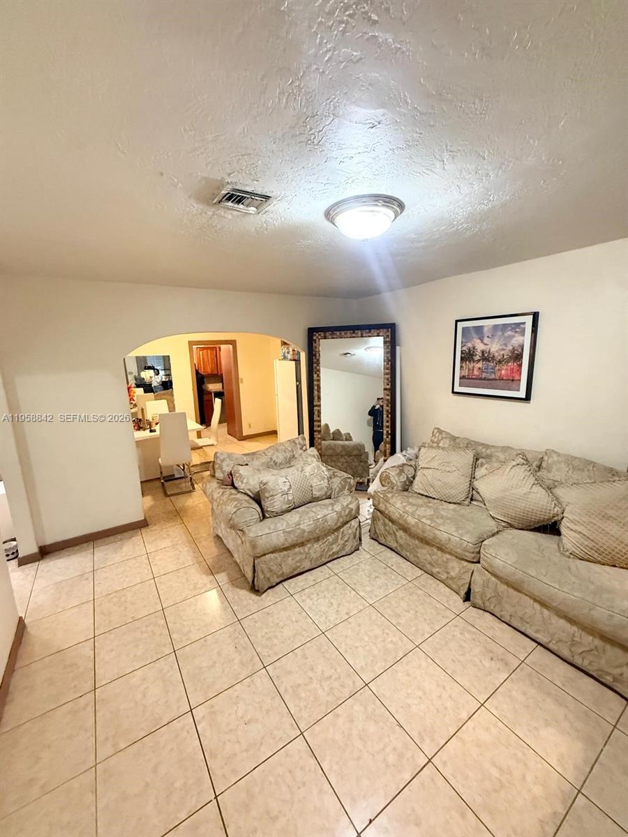 DIXIE GARDENS - Residential