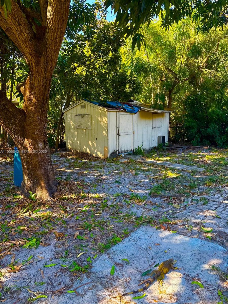 DIXIE GARDENS - Residential