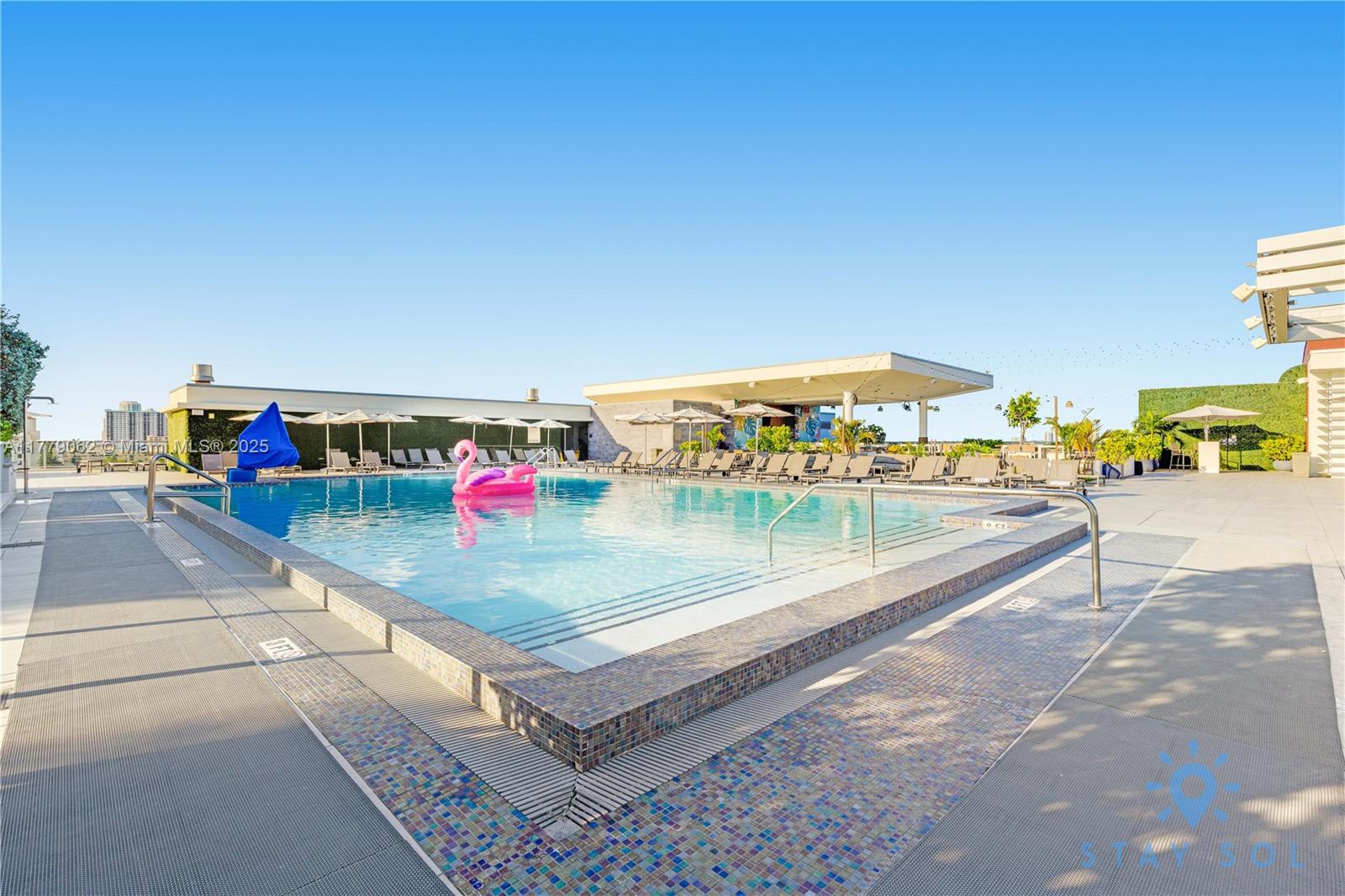 COSTA HOLLYWOOD CONDO - Residential