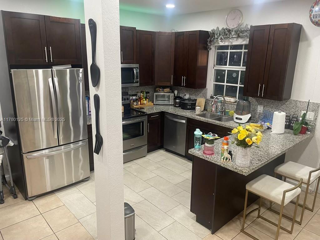 Rental Property at 473 Ne 21st Ter 473, Homestead, Miami-Dade County, Florida - Bedrooms: 3 
Bathrooms: 3  - $2,400 MO.