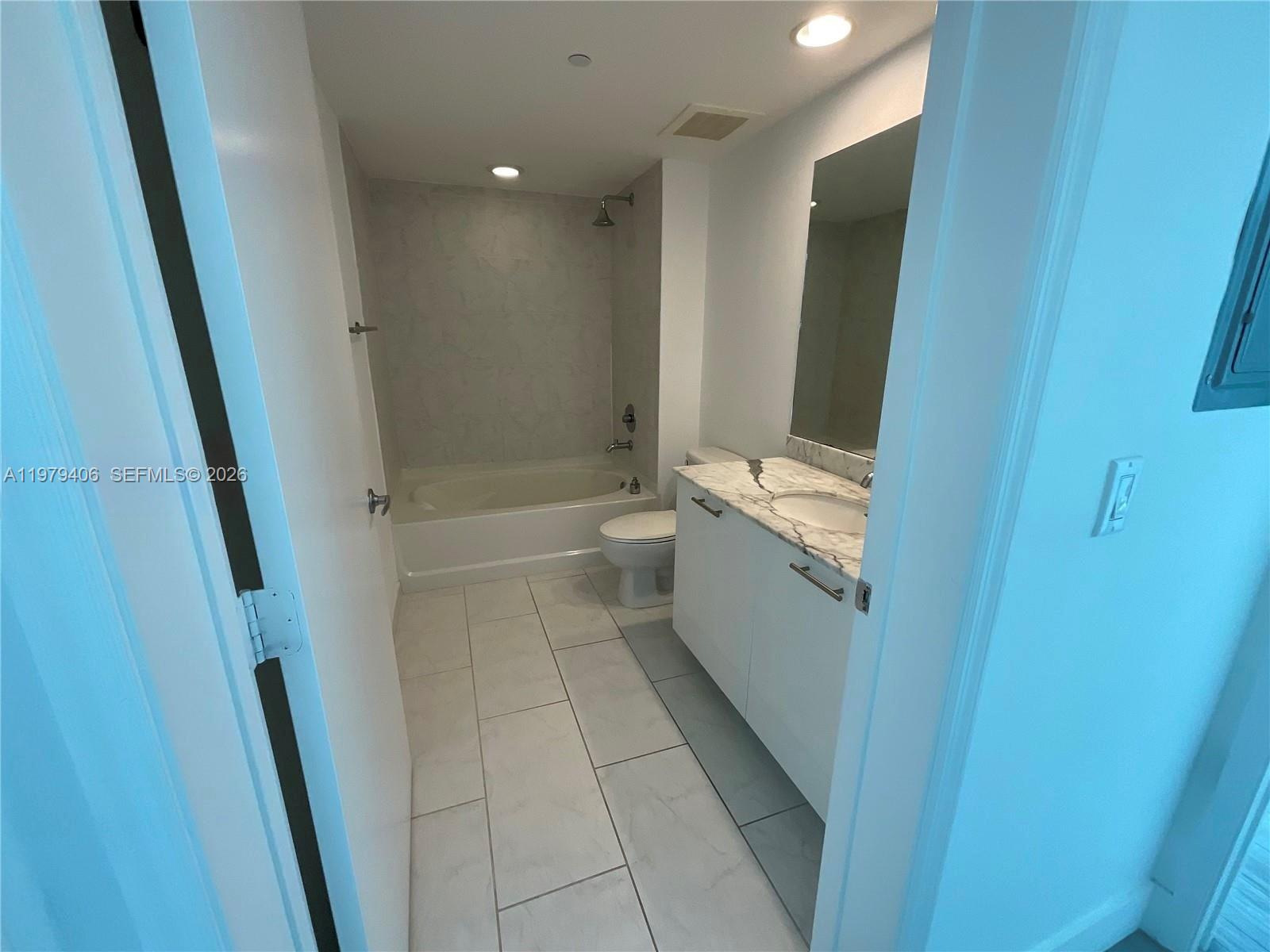 THE PLAZA 851 BRICKELL CO - Residential Lease