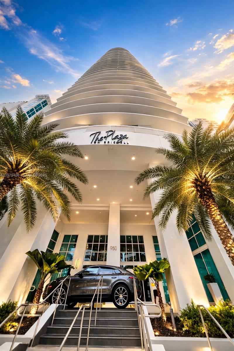 THE PLAZA 851 BRICKELL CO - Residential Lease