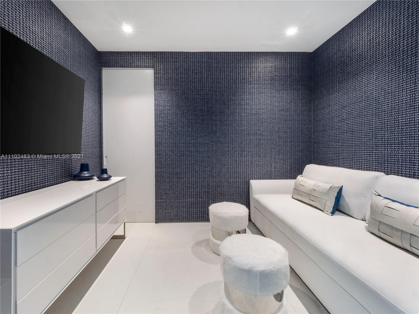 CONTINUUM ON SOUTH BEACH - Residential