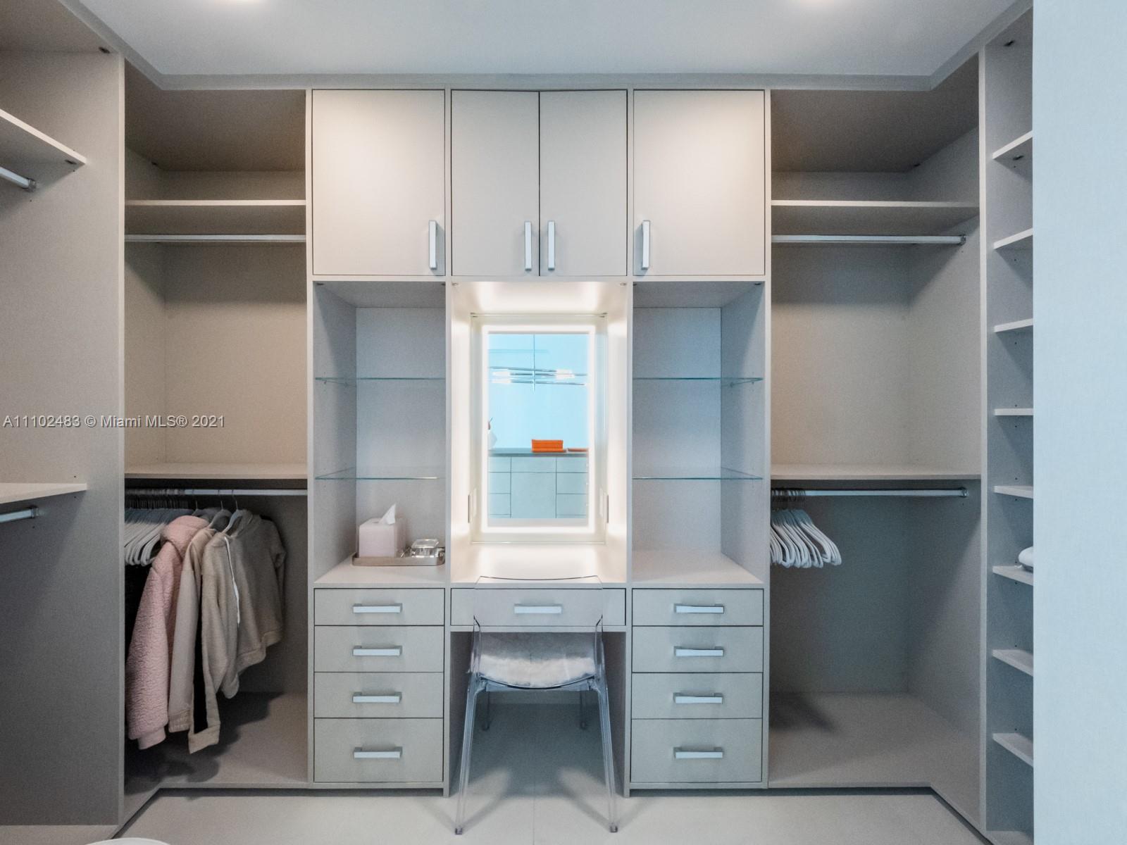 CONTINUUM ON SOUTH BEACH - Residential