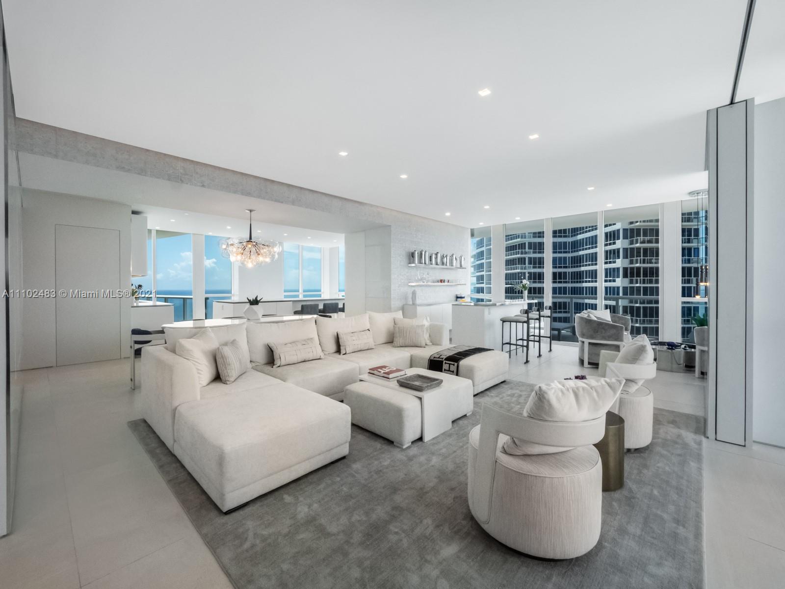 CONTINUUM ON SOUTH BEACH - Residential