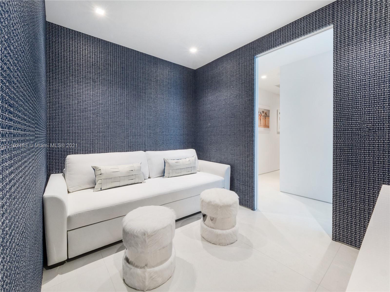 CONTINUUM ON SOUTH BEACH - Residential