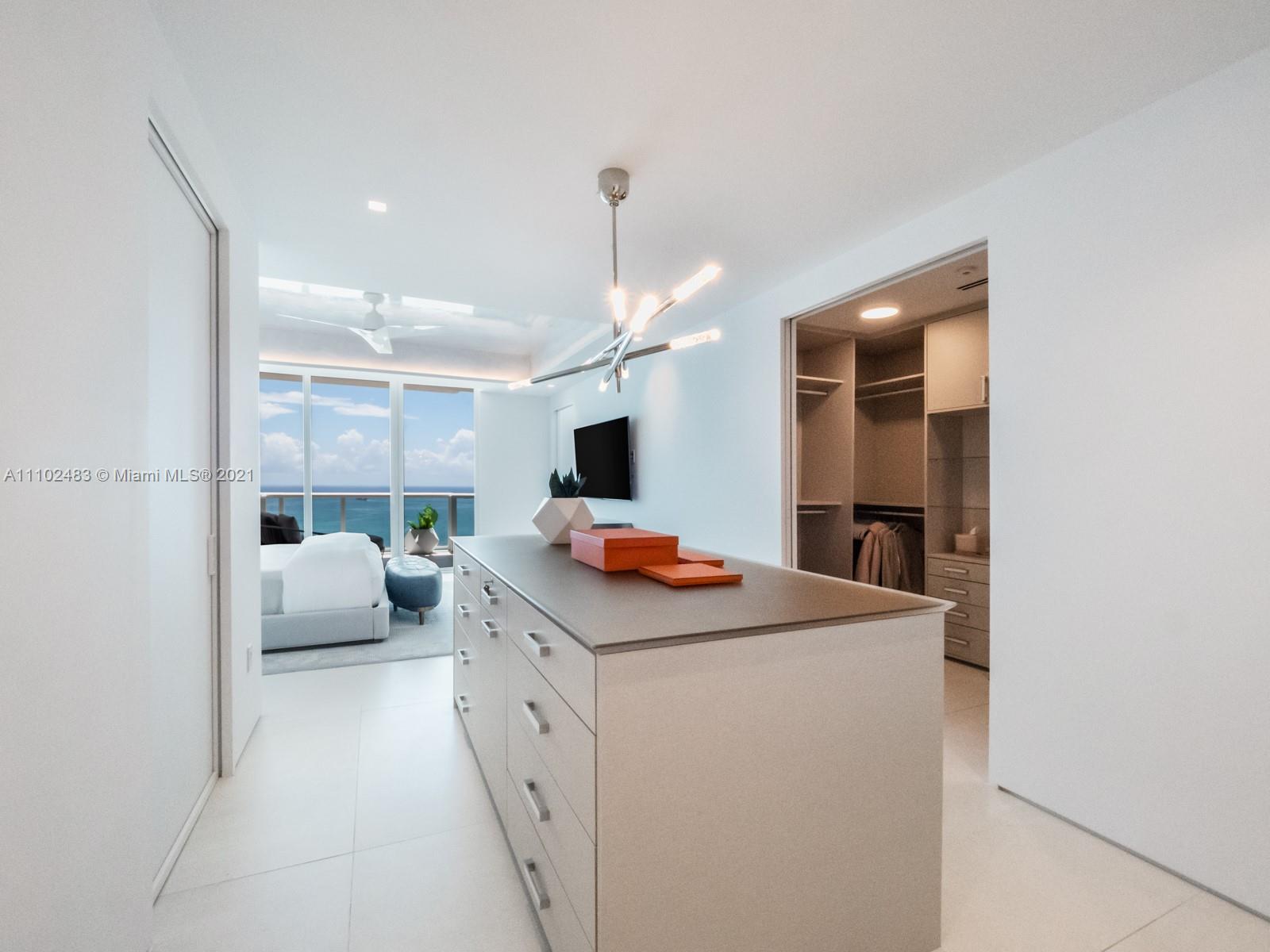 CONTINUUM ON SOUTH BEACH - Residential